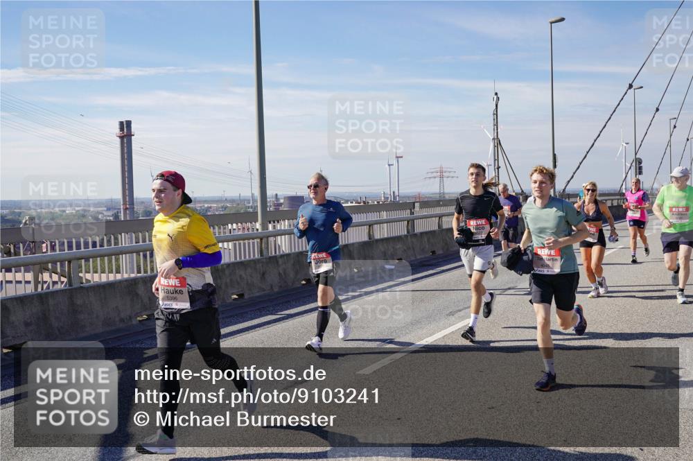 03.10.2025 - Köhlbrandbrückenlauf Michael Burmester http://msf.ph/oto/9103241 03.10.2025 12:47:52 Position 2 5396, 4048 meine-sportfotos.de
