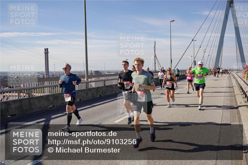 03.10.2025 - Köhlbrandbrückenlauf Michael Burmester http://msf.ph/oto/9103256 03.10.2025 12:47:53 Position 2 4048 meine-sportfotos.de