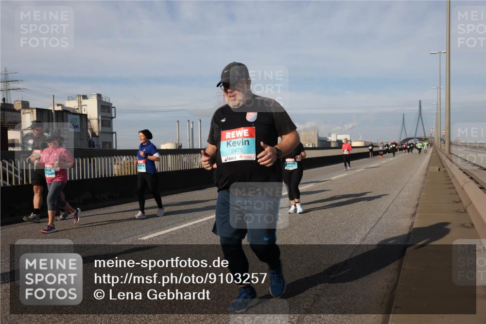 03.10.2025 - Köhlbrandbrückenlauf Lena Gebhardt http://msf.ph/oto/9103257 03.10.2025 10:12:11 Position 2 2475 meine-sportfotos.de