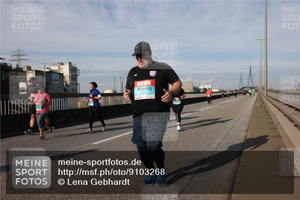 03.10.2025 - Köhlbrandbrückenlauf Lena Gebhardt http://msf.ph/oto/9103268 03.10.2025 10:12:11 Position 2 2475 meine-sportfotos.de