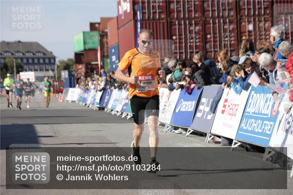 03.10.2025 - Köhlbrandbrückenlauf Jannik Wohlers http://msf.ph/oto/9103284 03.10.2025 12:57:44 Ziel 4032, 4037, 4076, 4105, 5960, 6122, 6371, 6809 meine-sportfotos.de