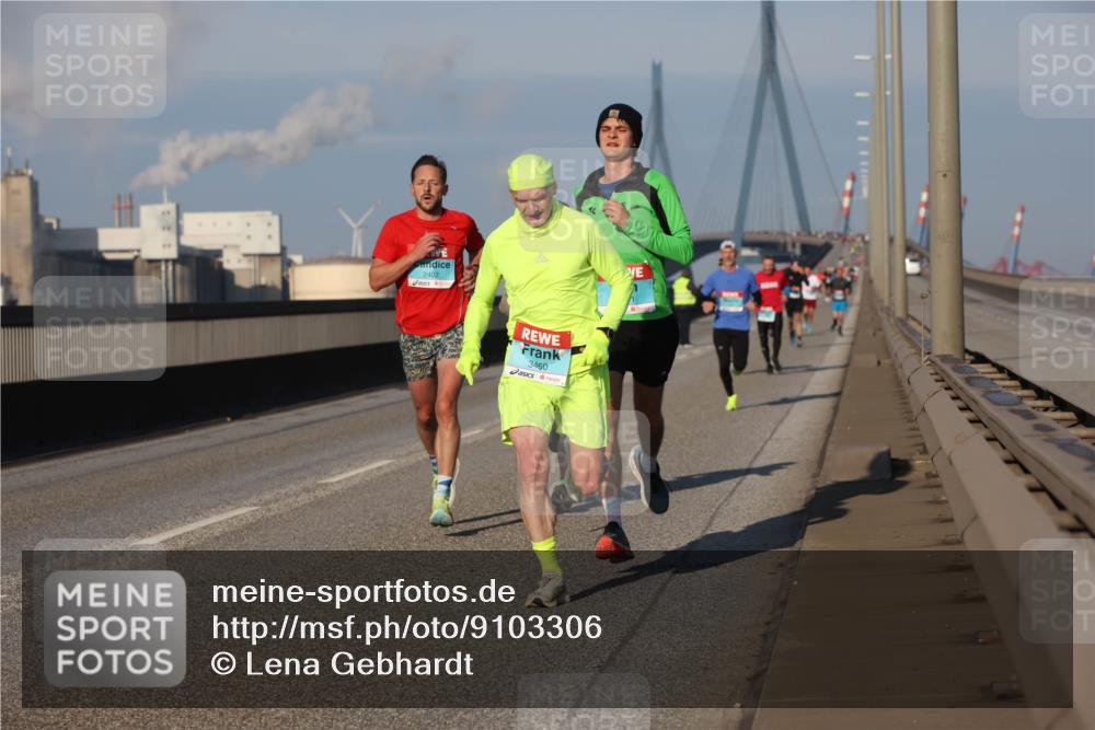 03.10.2025 - Köhlbrandbrückenlauf Lena Gebhardt http://msf.ph/oto/9103306 03.10.2025 09:38:01 Position 2 2402, 3460, 31 meine-sportfotos.de