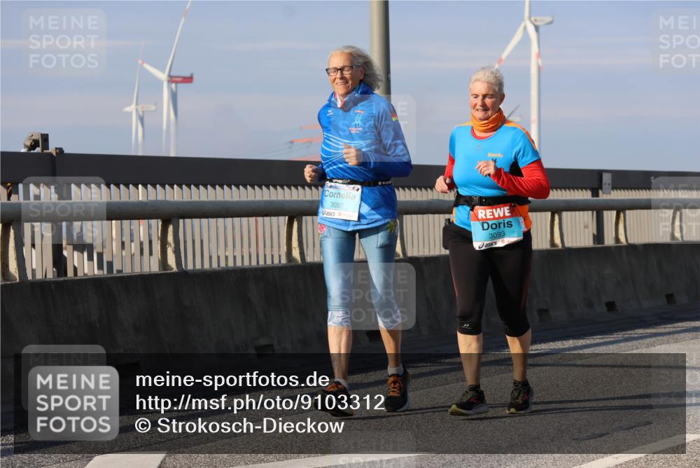 03.10.2025 - Köhlbrandbrückenlauf Strokosch-Dieckow http://msf.ph/oto/9103312 03.10.2025 10:12:25 Position 2 3092, 3093 meine-sportfotos.de