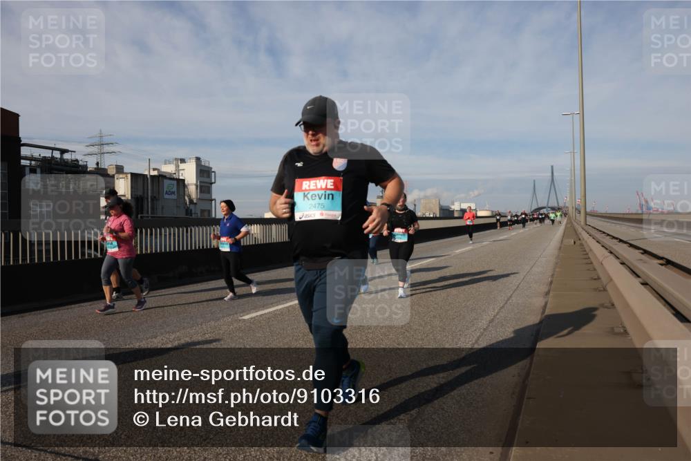 03.10.2025 - Köhlbrandbrückenlauf Lena Gebhardt http://msf.ph/oto/9103316 03.10.2025 10:12:11 Position 2 2475 meine-sportfotos.de