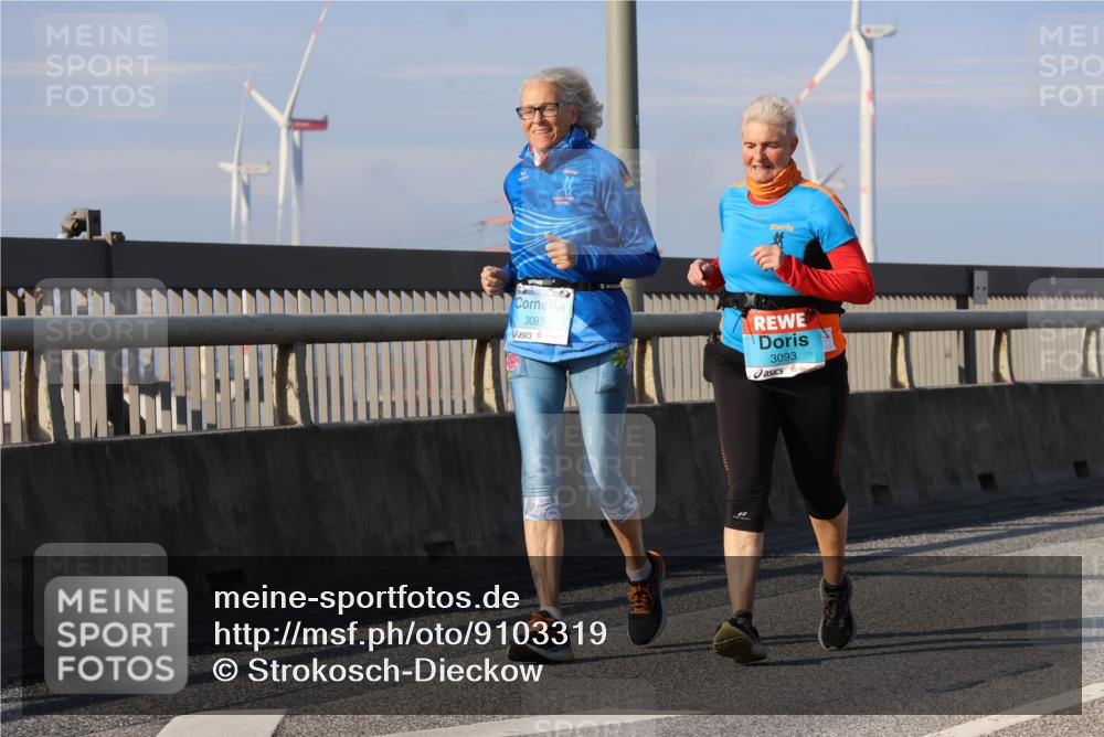 03.10.2025 - Köhlbrandbrückenlauf Strokosch-Dieckow http://msf.ph/oto/9103319 03.10.2025 10:12:25 Position 2 3092, 3093 meine-sportfotos.de