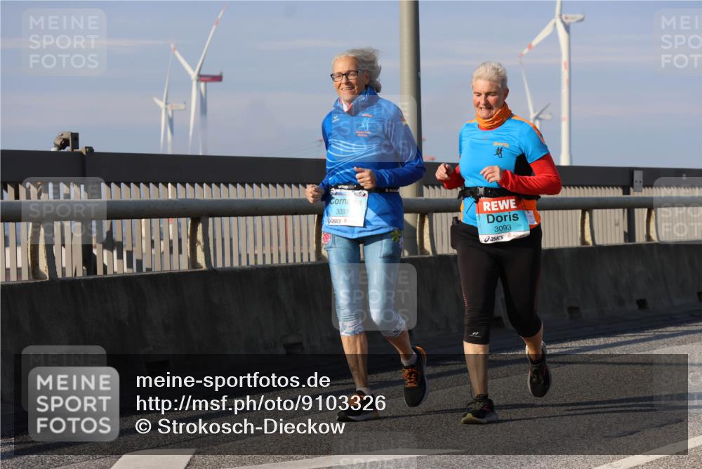 03.10.2025 - Köhlbrandbrückenlauf Strokosch-Dieckow http://msf.ph/oto/9103326 03.10.2025 10:12:25 Position 2 3092, 3093 meine-sportfotos.de