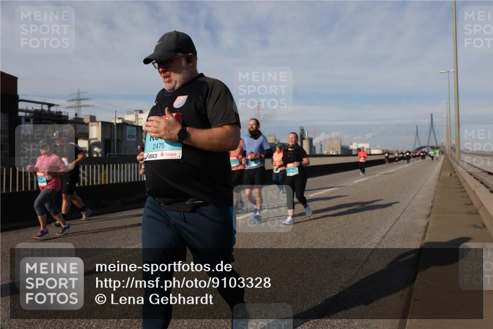 03.10.2025 - Köhlbrandbrückenlauf Lena Gebhardt http://msf.ph/oto/9103328 03.10.2025 10:12:12 Position 2 2475 meine-sportfotos.de