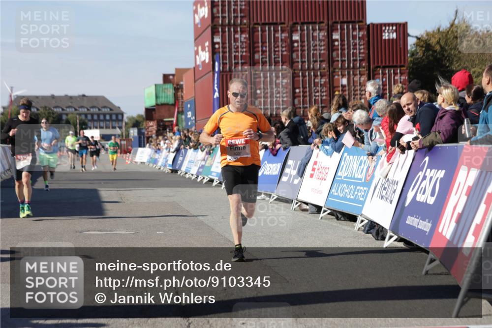 03.10.2025 - Köhlbrandbrückenlauf Jannik Wohlers http://msf.ph/oto/9103345 03.10.2025 12:57:44 Ziel 4032, 4037, 4076, 4105, 5960, 6122, 6371, 6809 meine-sportfotos.de