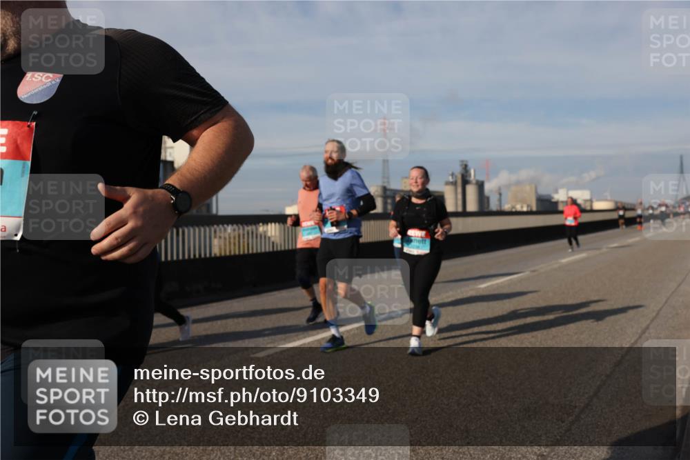 03.10.2025 - Köhlbrandbrückenlauf Lena Gebhardt http://msf.ph/oto/9103349 03.10.2025 10:12:12 Position 2  meine-sportfotos.de