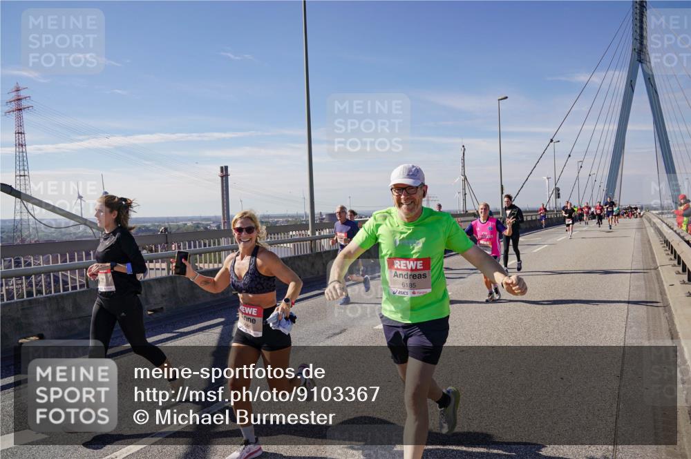 03.10.2025 - Köhlbrandbrückenlauf Michael Burmester http://msf.ph/oto/9103367 03.10.2025 12:47:55 Position 2 6185 meine-sportfotos.de