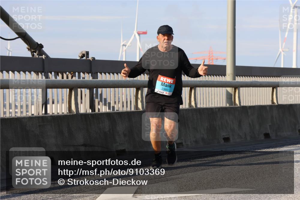 03.10.2025 - Köhlbrandbrückenlauf Strokosch-Dieckow http://msf.ph/oto/9103369 03.10.2025 10:12:35 Position 2 2360 meine-sportfotos.de