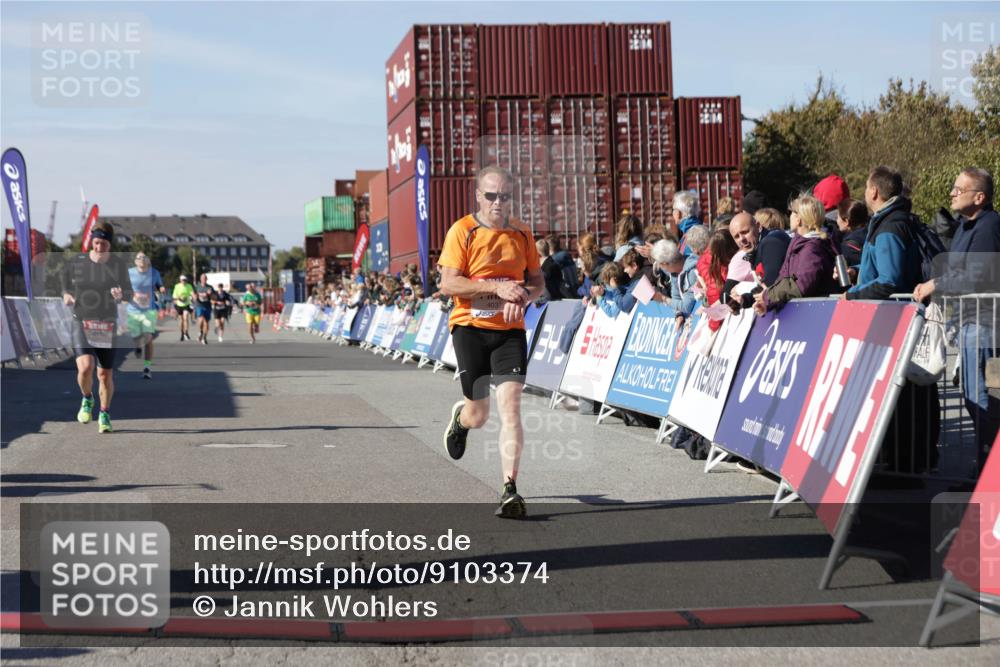 03.10.2025 - Köhlbrandbrückenlauf Jannik Wohlers http://msf.ph/oto/9103374 03.10.2025 12:57:44 Ziel 4032, 4037, 4076, 4105, 5960, 6122, 6371, 6809 meine-sportfotos.de
