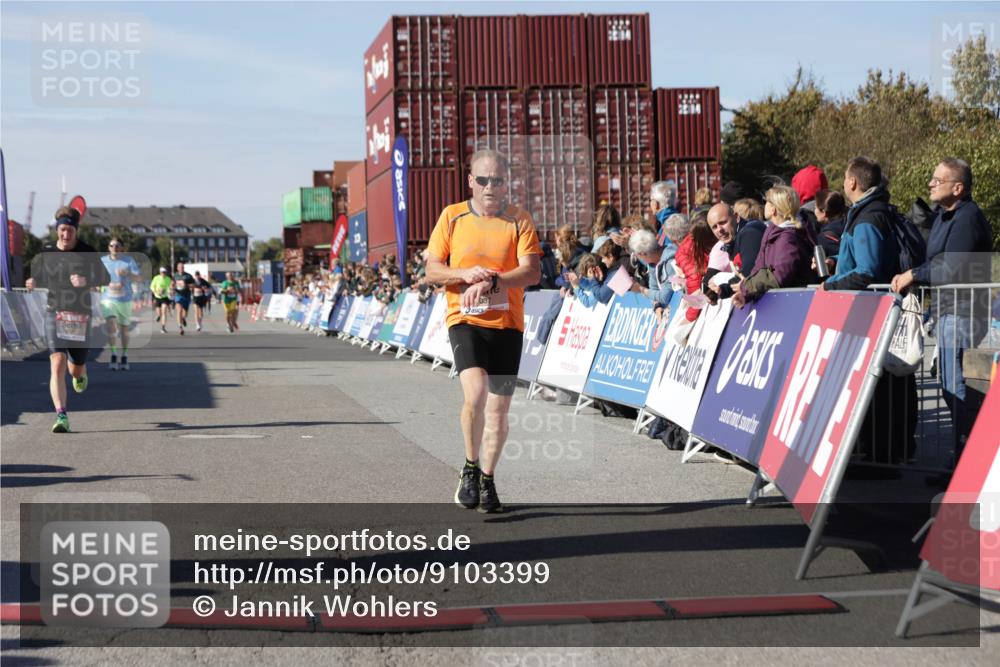 03.10.2025 - Köhlbrandbrückenlauf Jannik Wohlers http://msf.ph/oto/9103399 03.10.2025 12:57:44 Ziel 4032, 4037, 4076, 4105, 5960, 6122, 6371, 6809 meine-sportfotos.de