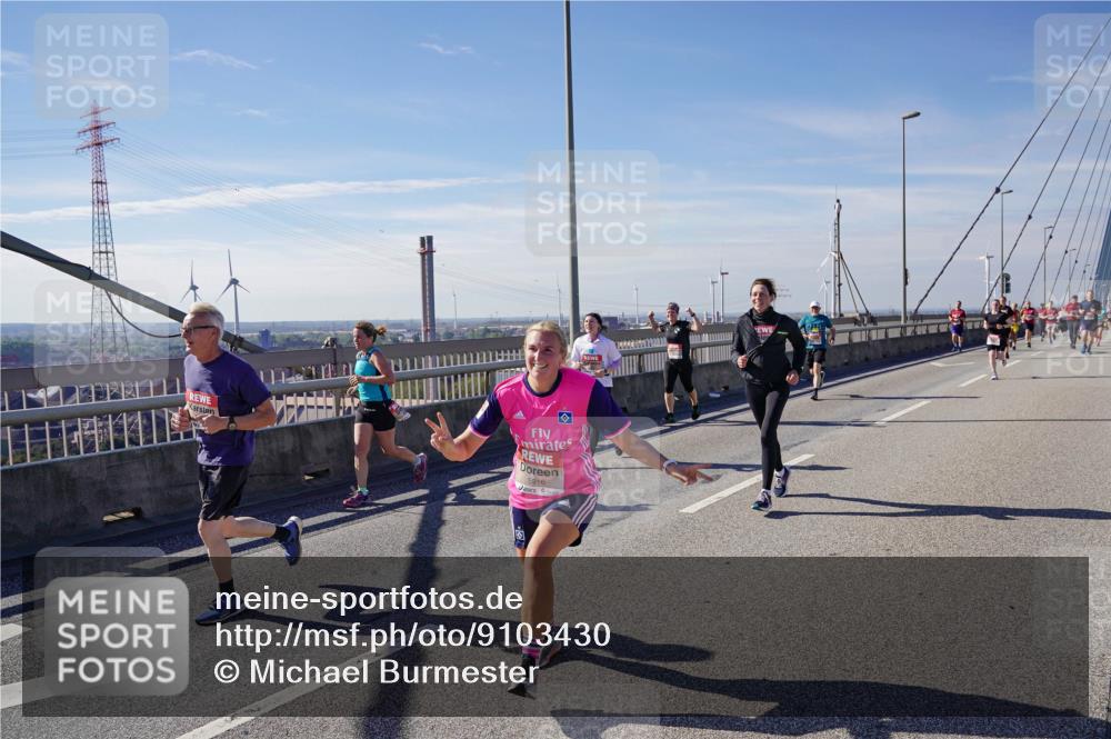 03.10.2025 - Köhlbrandbrückenlauf Michael Burmester http://msf.ph/oto/9103430 03.10.2025 12:47:57 Position 2 5916 meine-sportfotos.de