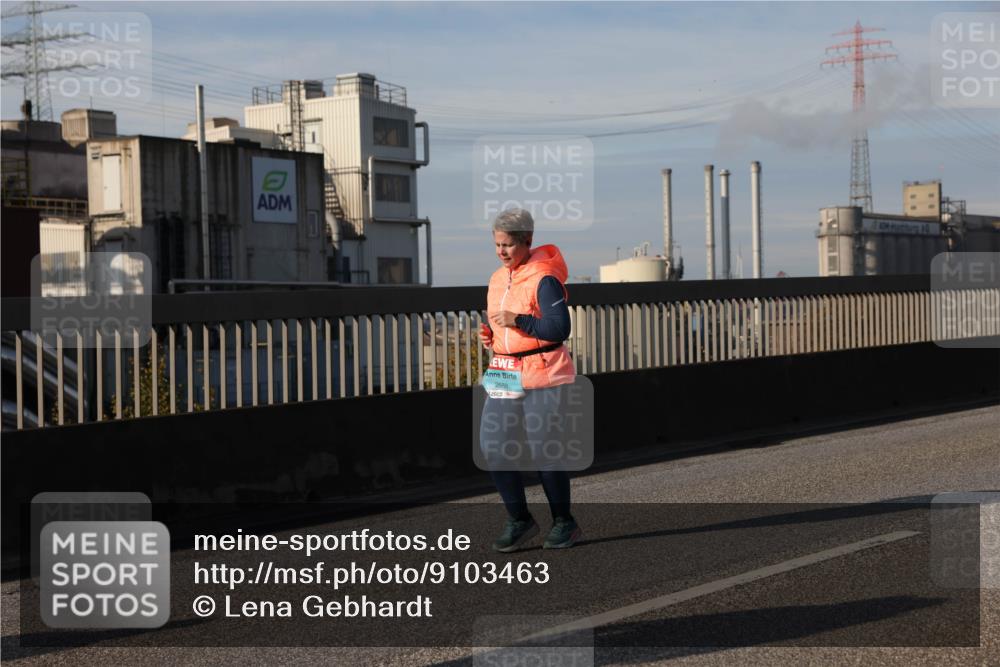 03.10.2025 - Köhlbrandbrückenlauf Lena Gebhardt http://msf.ph/oto/9103463 03.10.2025 10:12:14 Position 2 2688 meine-sportfotos.de