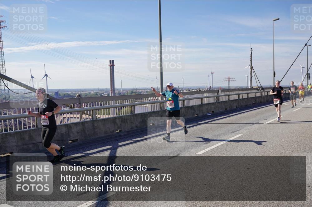 03.10.2025 - Köhlbrandbrückenlauf Michael Burmester http://msf.ph/oto/9103475 03.10.2025 12:47:59 Position 2  meine-sportfotos.de