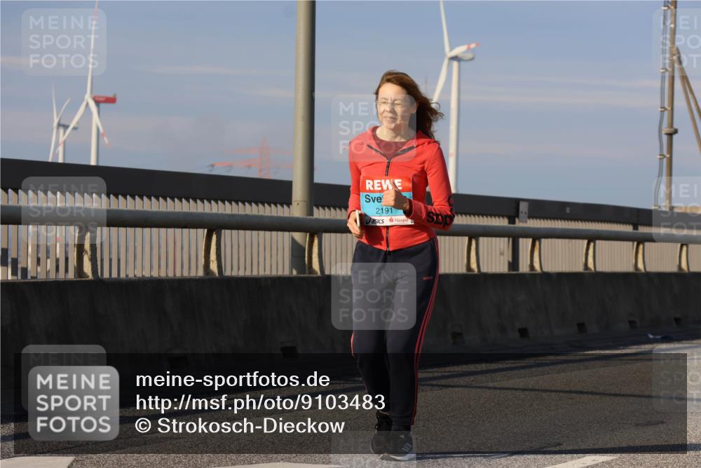 03.10.2025 - Köhlbrandbrückenlauf Strokosch-Dieckow http://msf.ph/oto/9103483 03.10.2025 10:12:44 Position 2 2191 meine-sportfotos.de