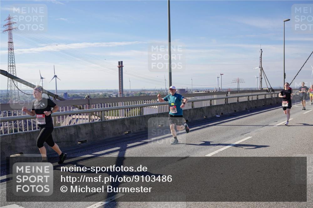 03.10.2025 - Köhlbrandbrückenlauf Michael Burmester http://msf.ph/oto/9103486 03.10.2025 12:47:59 Position 2  meine-sportfotos.de