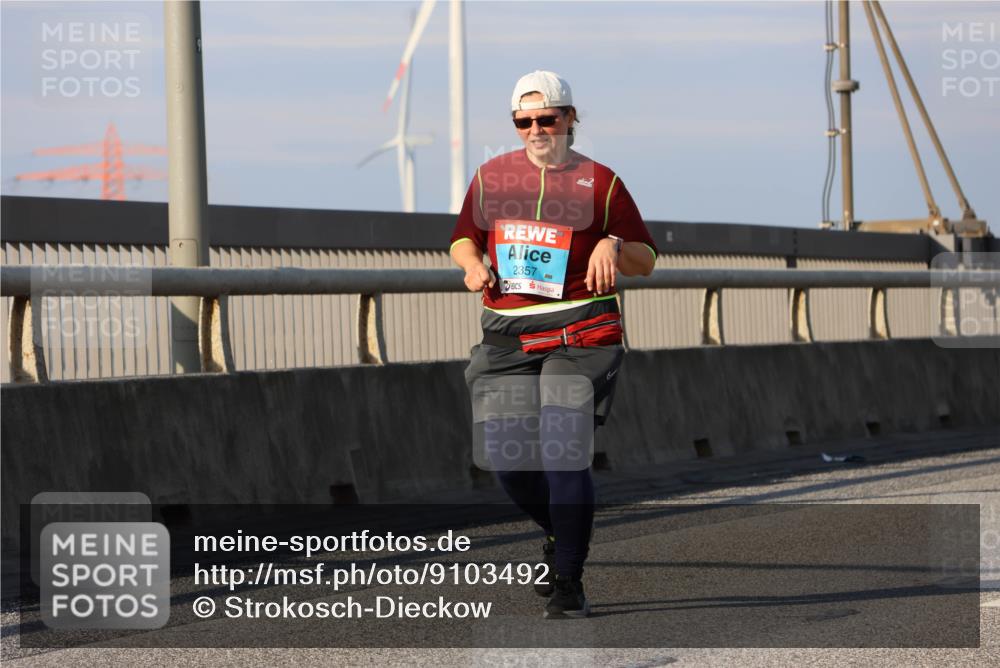 03.10.2025 - Köhlbrandbrückenlauf Strokosch-Dieckow http://msf.ph/oto/9103492 03.10.2025 10:12:52 Position 2 2357 meine-sportfotos.de
