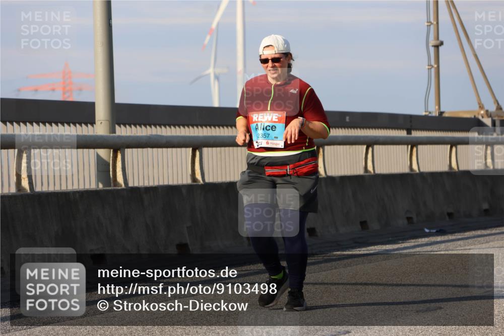 03.10.2025 - Köhlbrandbrückenlauf Strokosch-Dieckow http://msf.ph/oto/9103498 03.10.2025 10:12:52 Position 2 2357 meine-sportfotos.de