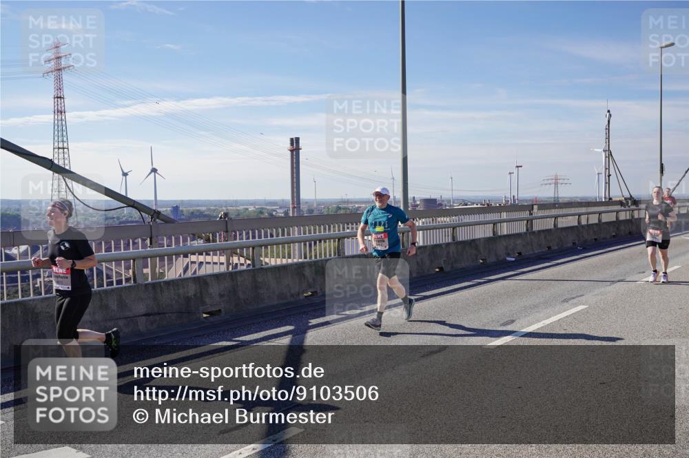 03.10.2025 - Köhlbrandbrückenlauf Michael Burmester http://msf.ph/oto/9103506 03.10.2025 12:47:59 Position 2  meine-sportfotos.de