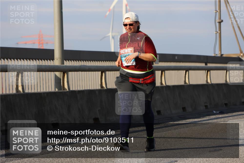 03.10.2025 - Köhlbrandbrückenlauf Strokosch-Dieckow http://msf.ph/oto/9103511 03.10.2025 10:12:53 Position 2 23 meine-sportfotos.de