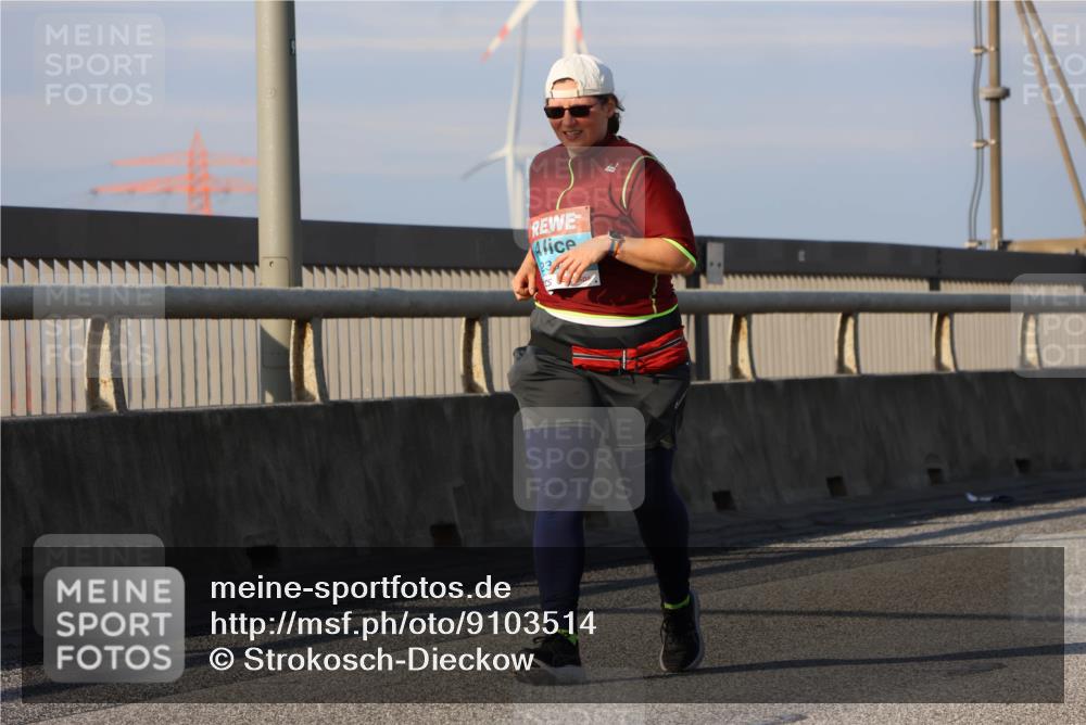 03.10.2025 - Köhlbrandbrückenlauf Strokosch-Dieckow http://msf.ph/oto/9103514 03.10.2025 10:12:53 Position 2 23 meine-sportfotos.de