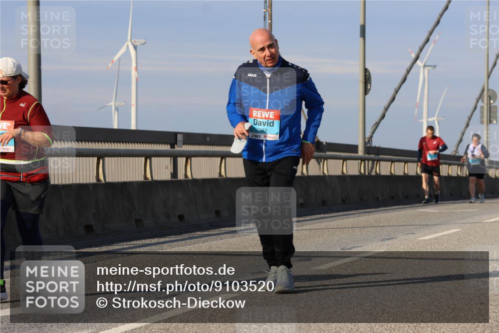 03.10.2025 - Köhlbrandbrückenlauf Strokosch-Dieckow http://msf.ph/oto/9103520 03.10.2025 10:12:54 Position 2 2623 meine-sportfotos.de