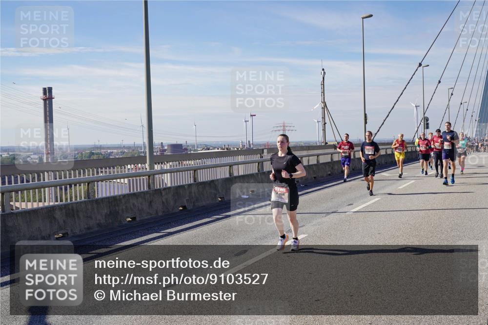 03.10.2025 - Köhlbrandbrückenlauf Michael Burmester http://msf.ph/oto/9103527 03.10.2025 12:48:01 Position 2  meine-sportfotos.de