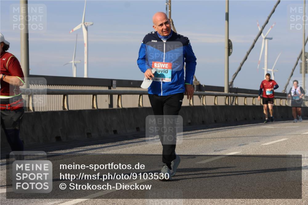 03.10.2025 - Köhlbrandbrückenlauf Strokosch-Dieckow http://msf.ph/oto/9103530 03.10.2025 10:12:54 Position 2 2623 meine-sportfotos.de