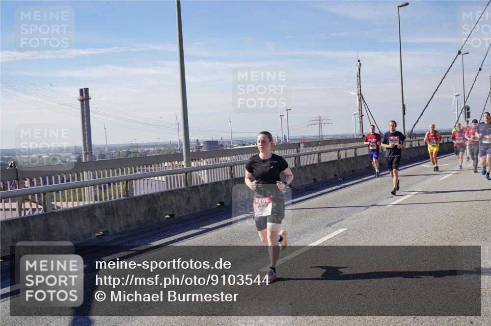 03.10.2025 - Köhlbrandbrückenlauf Michael Burmester http://msf.ph/oto/9103544 03.10.2025 12:48:01 Position 2 609 meine-sportfotos.de