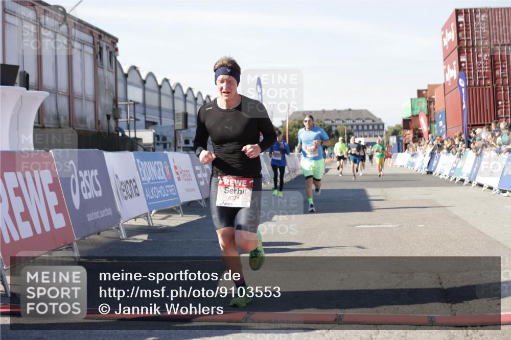 03.10.2025 - Köhlbrandbrückenlauf Jannik Wohlers http://msf.ph/oto/9103553 03.10.2025 12:57:47 Ziel 4032, 4037, 4076, 5669, 5960, 6371, 6809 meine-sportfotos.de