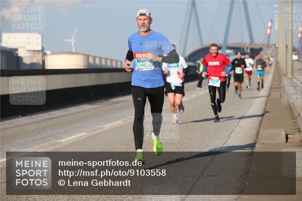 03.10.2025 - Köhlbrandbrückenlauf Lena Gebhardt http://msf.ph/oto/9103558 03.10.2025 09:38:06 Position 2 1057 meine-sportfotos.de