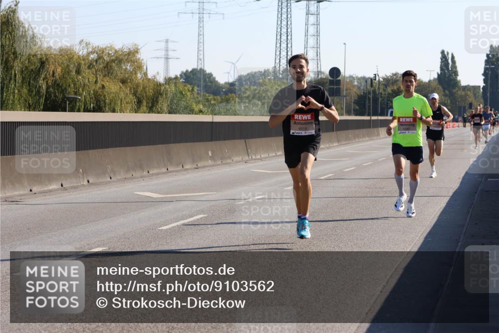 03.10.2025 - Köhlbrandbrückenlauf Strokosch-Dieckow http://msf.ph/oto/9103562 03.10.2025 12:10:34 Position 3 4010, 6280 meine-sportfotos.de