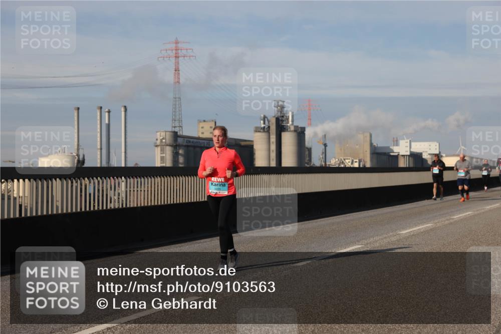03.10.2025 - Köhlbrandbrückenlauf Lena Gebhardt http://msf.ph/oto/9103563 03.10.2025 10:12:17 Position 2  meine-sportfotos.de