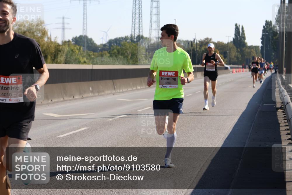03.10.2025 - Köhlbrandbrückenlauf Strokosch-Dieckow http://msf.ph/oto/9103580 03.10.2025 12:10:36 Position 3 4010, 6280 meine-sportfotos.de