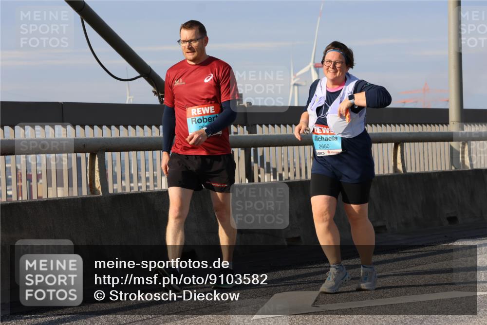 03.10.2025 - Köhlbrandbrückenlauf Strokosch-Dieckow http://msf.ph/oto/9103582 03.10.2025 10:13:11 Position 2 26, 2650 meine-sportfotos.de