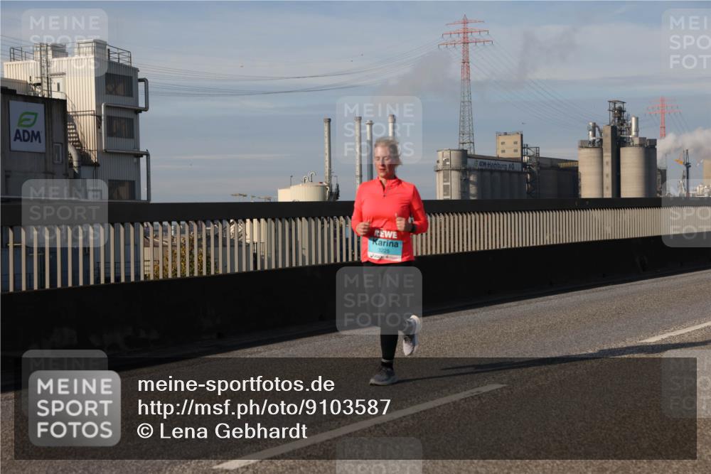 03.10.2025 - Köhlbrandbrückenlauf Lena Gebhardt http://msf.ph/oto/9103587 03.10.2025 10:12:18 Position 2 3225 meine-sportfotos.de