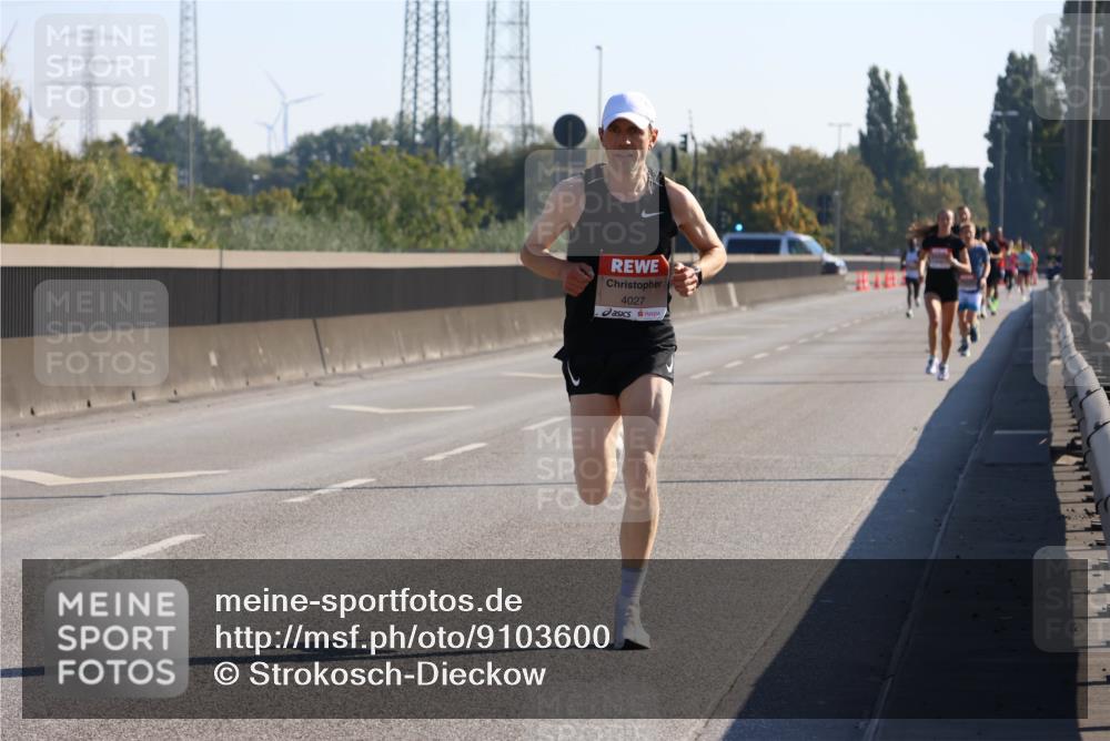 03.10.2025 - Köhlbrandbrückenlauf Strokosch-Dieckow http://msf.ph/oto/9103600 03.10.2025 12:10:39 Position 3 4027 meine-sportfotos.de