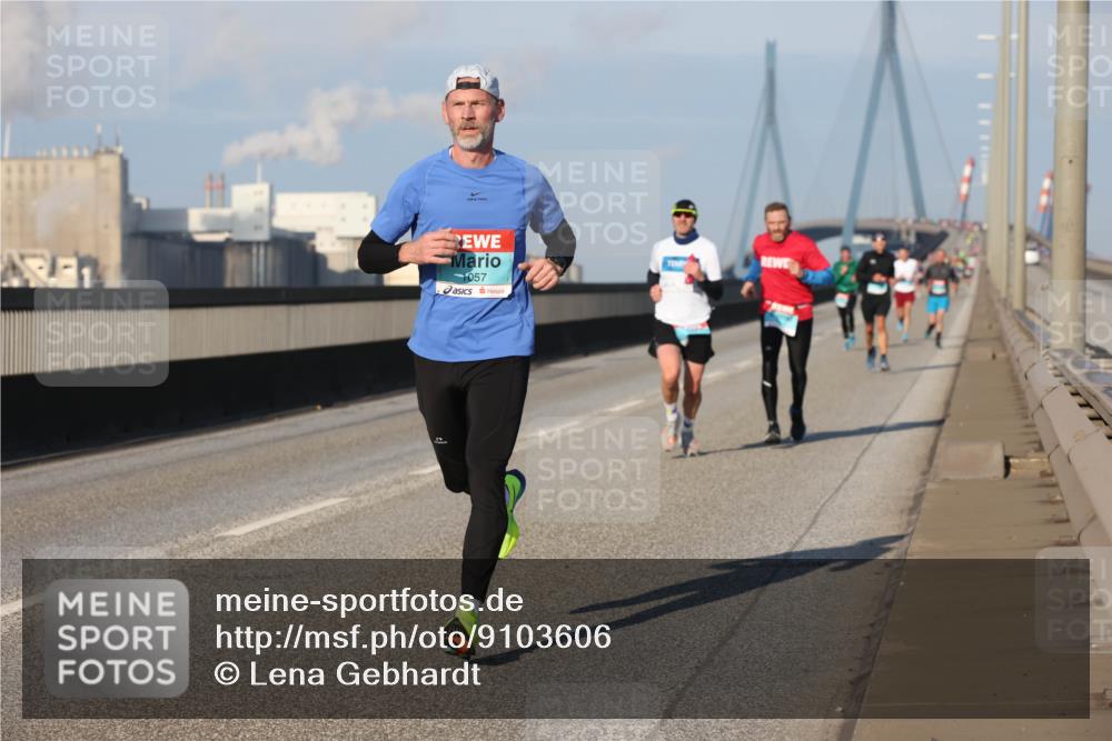 03.10.2025 - Köhlbrandbrückenlauf Lena Gebhardt http://msf.ph/oto/9103606 03.10.2025 09:38:07 Position 2 1057 meine-sportfotos.de