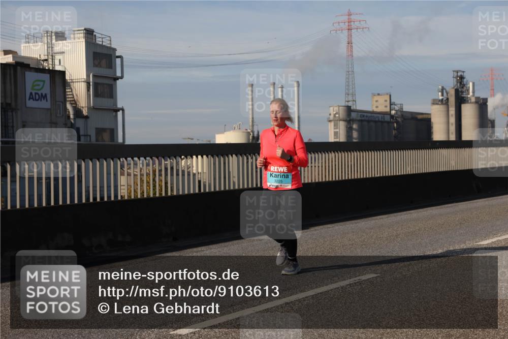 03.10.2025 - Köhlbrandbrückenlauf Lena Gebhardt http://msf.ph/oto/9103613 03.10.2025 10:12:18 Position 2 3225 meine-sportfotos.de