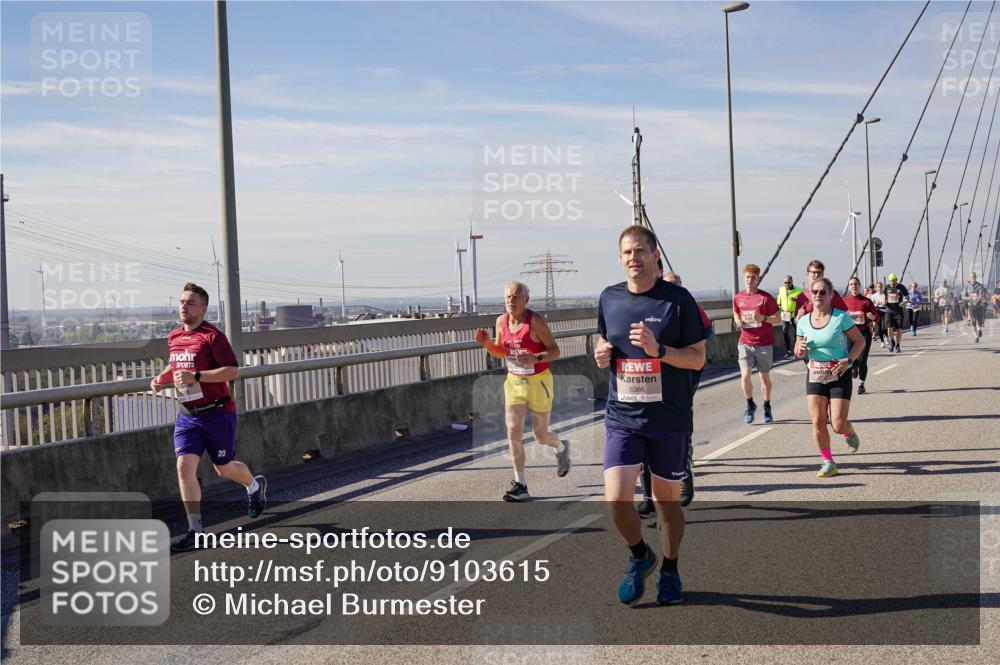 03.10.2025 - Köhlbrandbrückenlauf Michael Burmester http://msf.ph/oto/9103615 03.10.2025 12:48:05 Position 2 20, 6366 meine-sportfotos.de