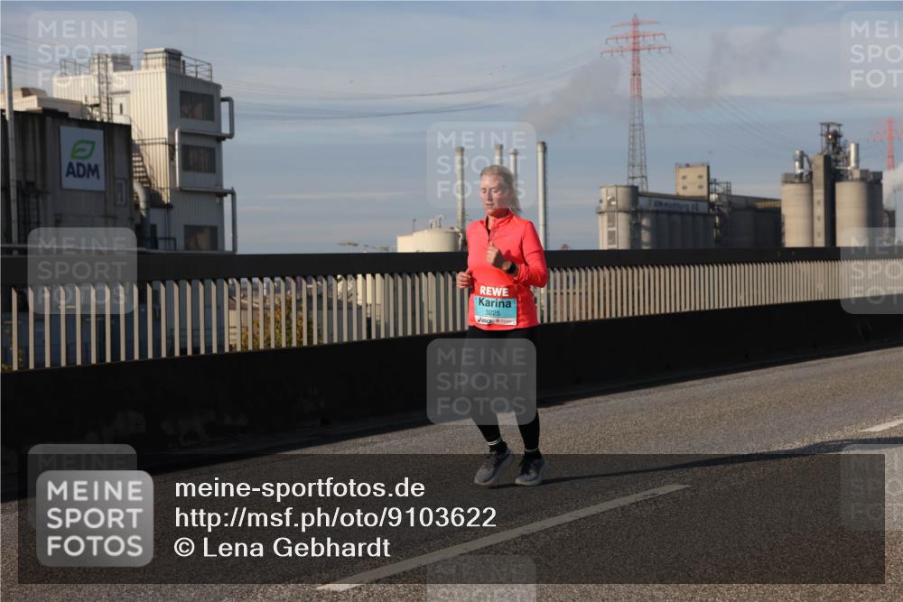 03.10.2025 - Köhlbrandbrückenlauf Lena Gebhardt http://msf.ph/oto/9103622 03.10.2025 10:12:18 Position 2 3225 meine-sportfotos.de