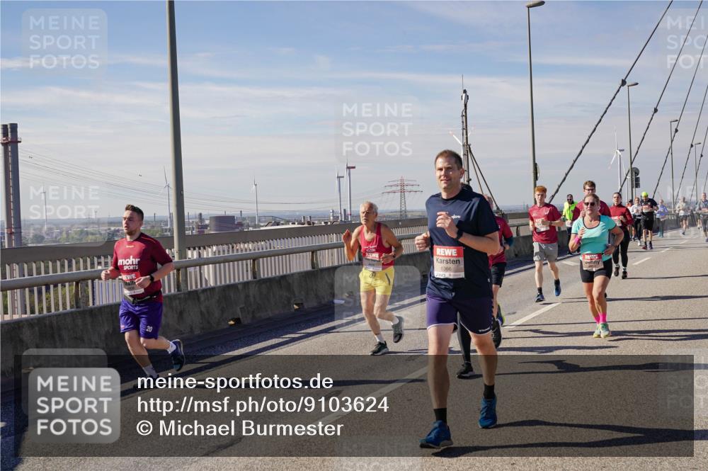 03.10.2025 - Köhlbrandbrückenlauf Michael Burmester http://msf.ph/oto/9103624 03.10.2025 12:48:06 Position 2 6366 meine-sportfotos.de
