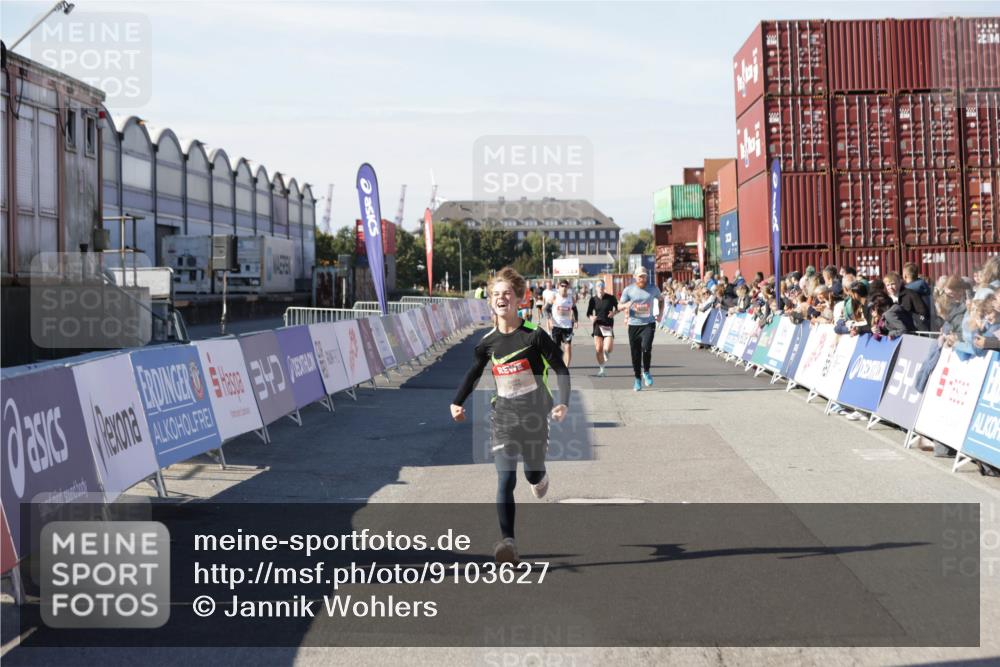 03.10.2025 - Köhlbrandbrückenlauf Jannik Wohlers http://msf.ph/oto/9103627 03.10.2025 12:58:03 Ziel 4046, 4102, 4234, 4654, 5961, 6518, 6519, 6520, 6715 meine-sportfotos.de
