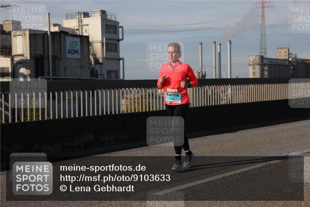 03.10.2025 - Köhlbrandbrückenlauf Lena Gebhardt http://msf.ph/oto/9103633 03.10.2025 10:12:18 Position 2 3225 meine-sportfotos.de