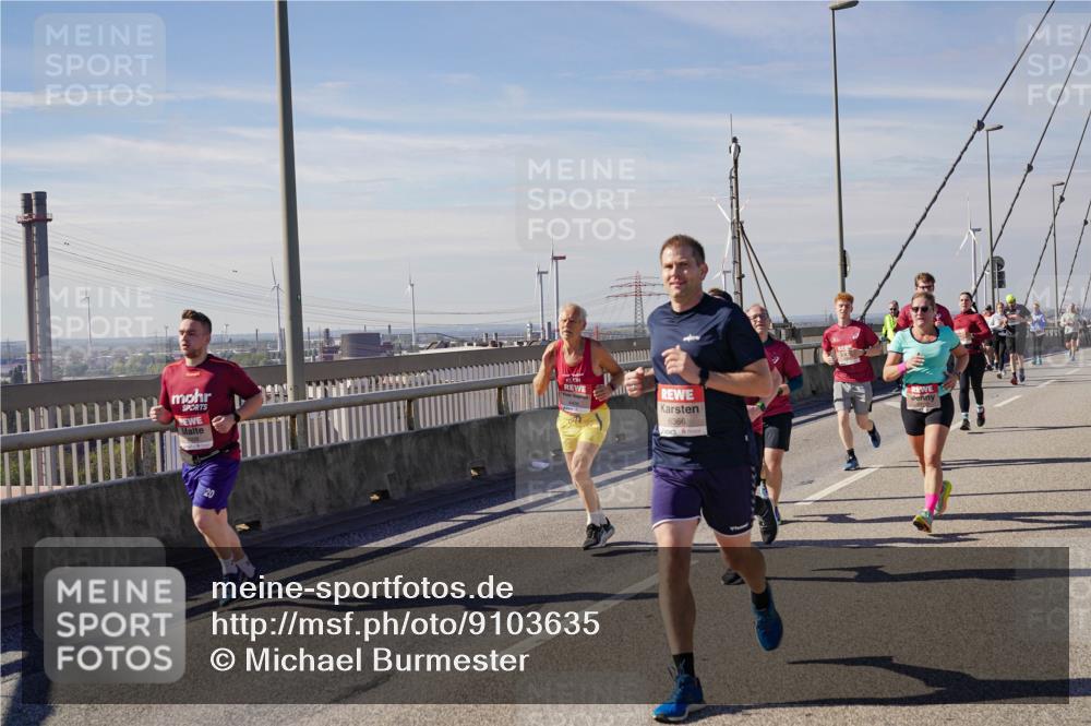 03.10.2025 - Köhlbrandbrückenlauf Michael Burmester http://msf.ph/oto/9103635 03.10.2025 12:48:06 Position 2 6366 meine-sportfotos.de
