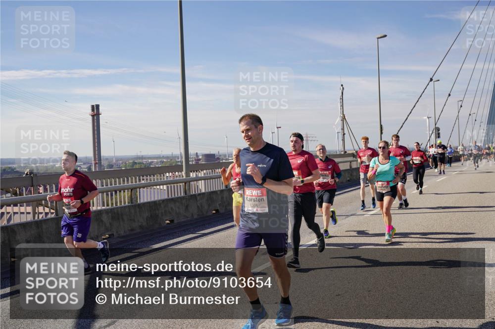03.10.2025 - Köhlbrandbrückenlauf Michael Burmester http://msf.ph/oto/9103654 03.10.2025 12:48:06 Position 2 6366 meine-sportfotos.de