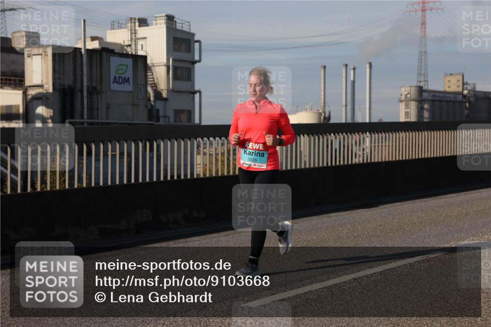 03.10.2025 - Köhlbrandbrückenlauf Lena Gebhardt http://msf.ph/oto/9103668 03.10.2025 10:12:18 Position 2 3225 meine-sportfotos.de