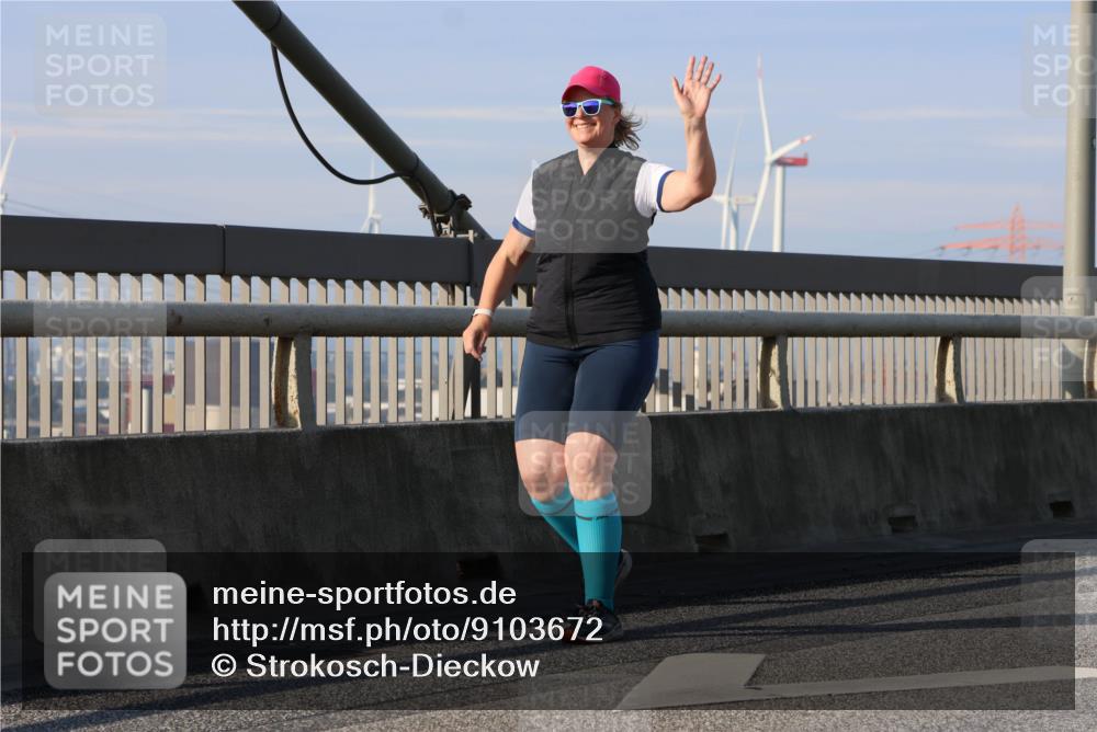 03.10.2025 - Köhlbrandbrückenlauf Strokosch-Dieckow http://msf.ph/oto/9103672 03.10.2025 10:13:42 Position 2  meine-sportfotos.de